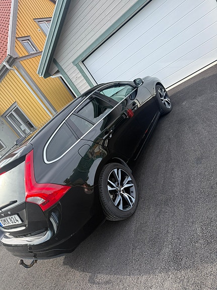 Volvo V60 4 of 9