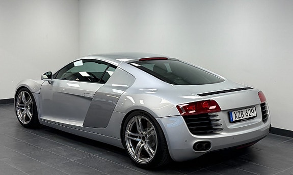 Audi R8 2 of 14