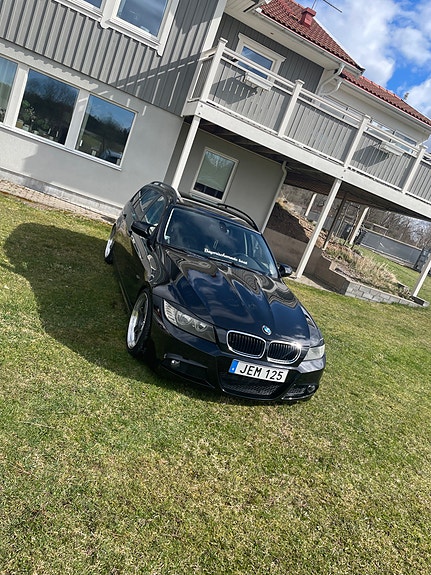 BMW 318d 4 of 8