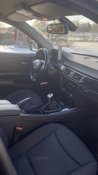 BMW 318d 6 of 8
