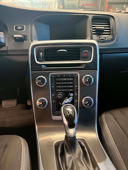 Volvo V60 4 of 9
