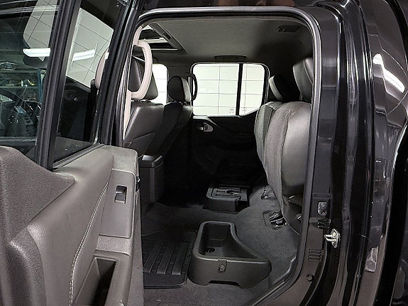 Nissan Navara 28 of 30