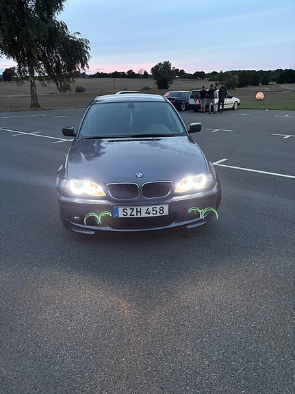 BMW 318i 2 of 6