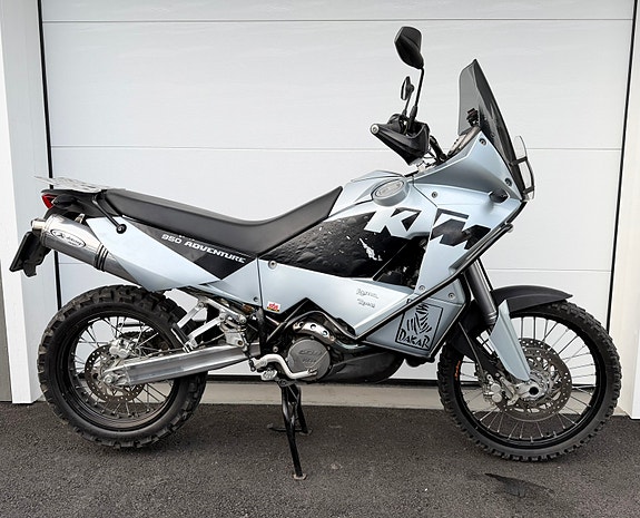 KTM 950 Adventure 4 of 6