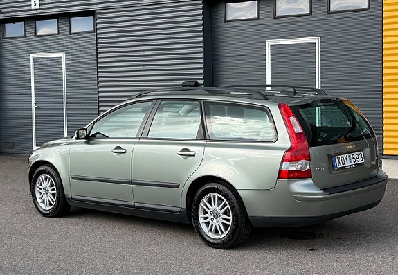 Volvo V50 3 of 23