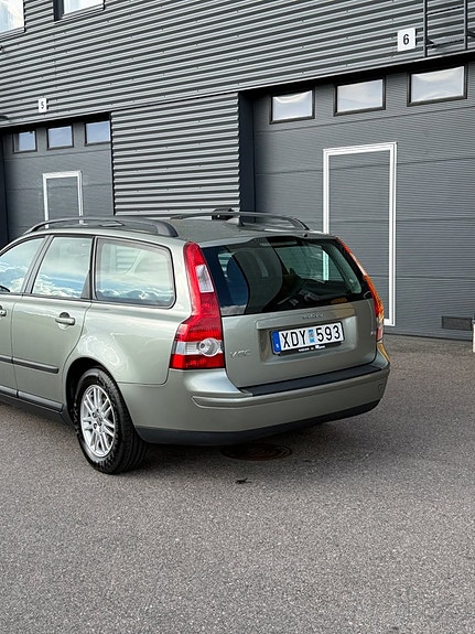 Volvo V50 4 of 23