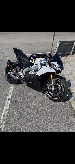 Aprilia Tuono v4 factory 5 of 5