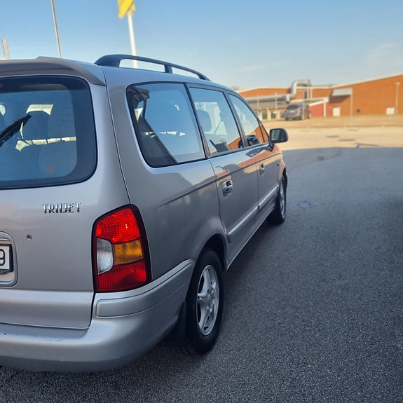 Hyundai Trajet 5 of 10