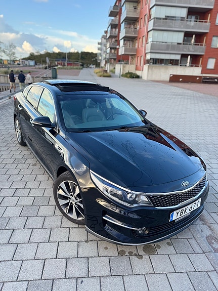 Kia Optima 2 of 12