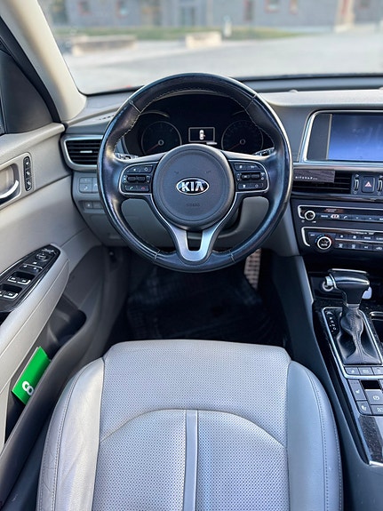 Kia Optima 7 of 12