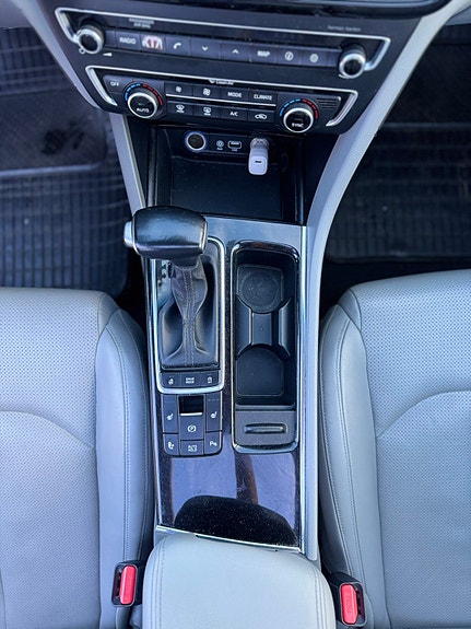 Kia Optima 8 of 12