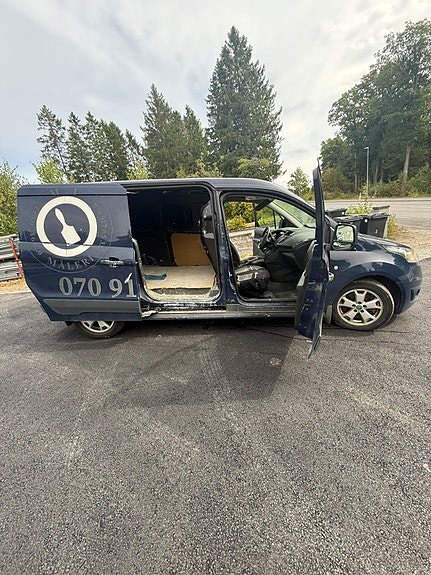 Ford Transit Connect 3 of 7