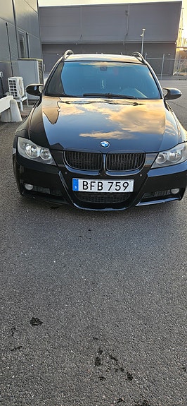 BMW 320d 2 of 8