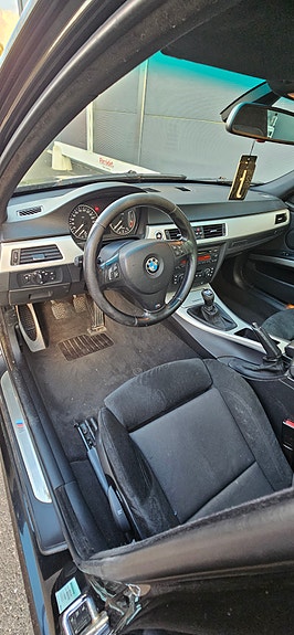 BMW 320d 6 of 8