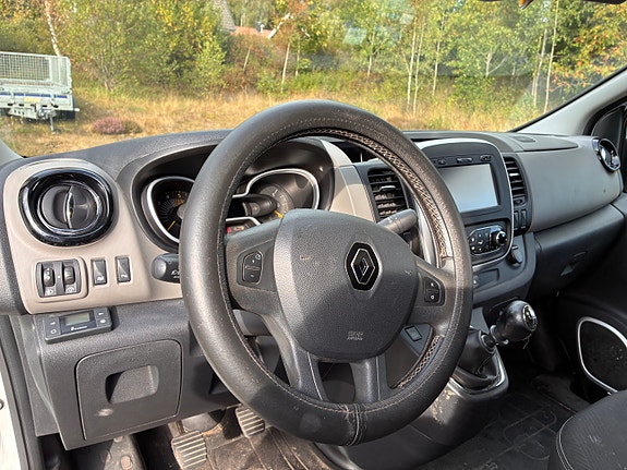 Renault Trafic 8 of 10