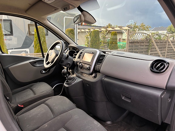 Renault Trafic 7 of 10