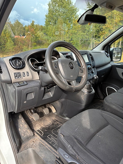 Renault Trafic 9 of 10