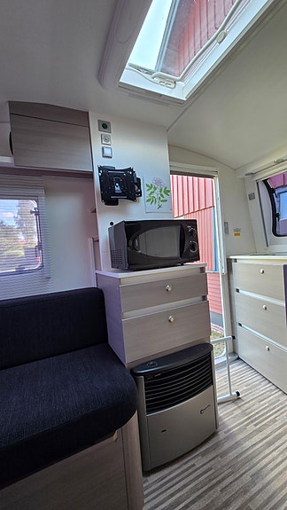 Adria Action 361 LH 16 of 18