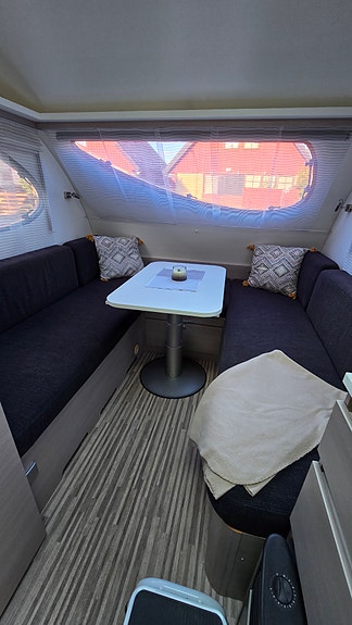 Adria Action 361 LH 2 of 18