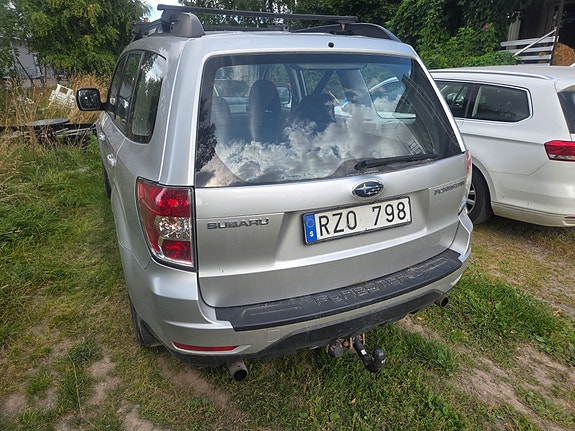 Subaru Forester 2 of 3