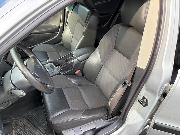 Volvo S60 7 of 10