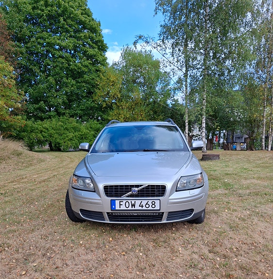 Volvo V50 2 of 12