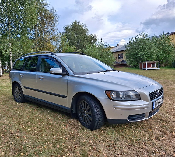 Volvo V50 3 of 12