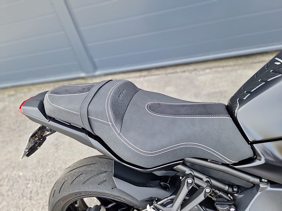 Yamaha MT-10 Endast 875Mil Leo Vince Nyservad 7 of 7
