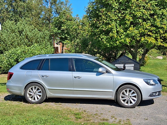 Skoda Superb 3 of 9