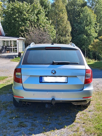 Skoda Superb 5 of 9