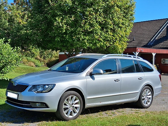 Skoda Superb 2 of 9