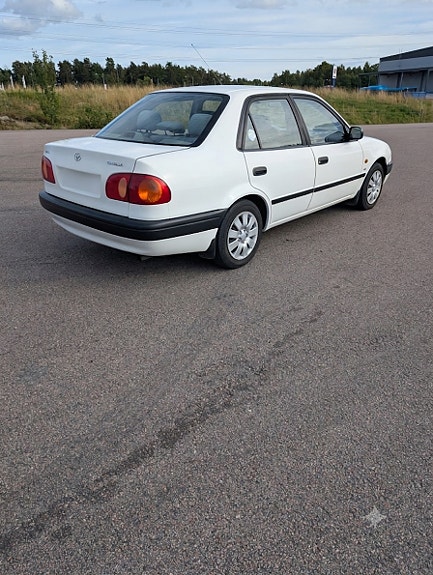 Toyota Corolla 3 of 14