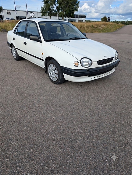 Toyota Corolla 2 of 14