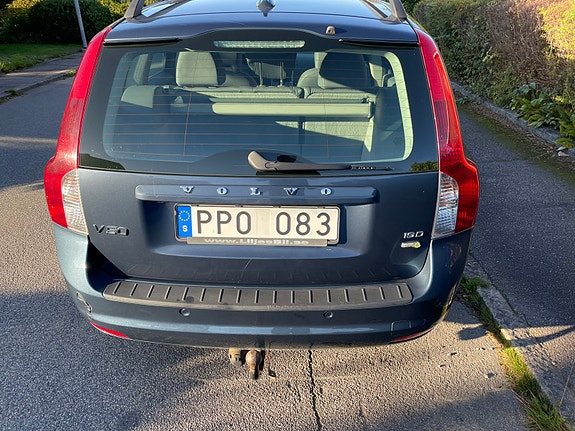 Volvo V50 2 of 10