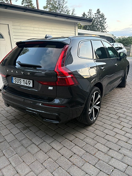 Volvo XC60 2 of 5
