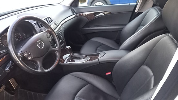 Mercedes-Benz E200 6 of 6