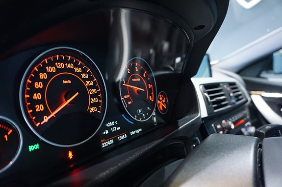 BMW 320d 15 of 18