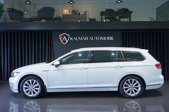 Volkswagen Passat 3 of 21