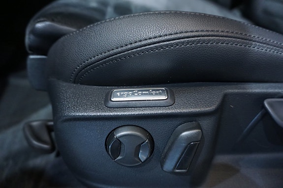 Volkswagen Passat 14 of 21