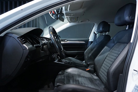 Volkswagen Passat 15 of 21