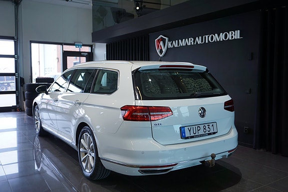 Volkswagen Passat 6 of 21