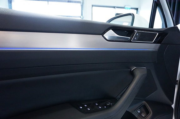 Volkswagen Passat 13 of 21