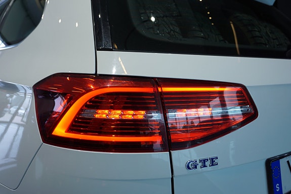 Volkswagen Passat 8 of 21
