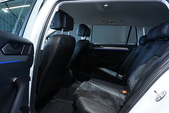 Volkswagen Passat 10 of 21