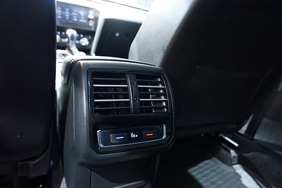 Volkswagen Passat 11 of 21