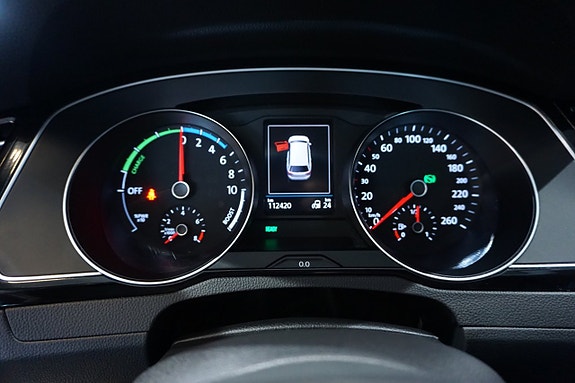 Volkswagen Passat 18 of 21