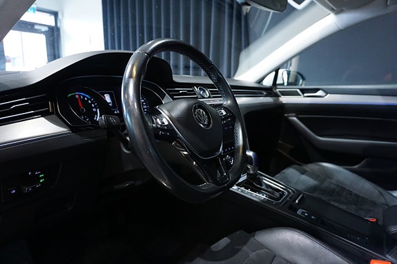Volkswagen Passat 16 of 21