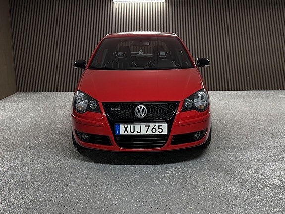 Volkswagen Polo 2 of 19