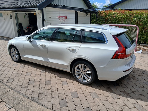 Volvo V60 4 of 9