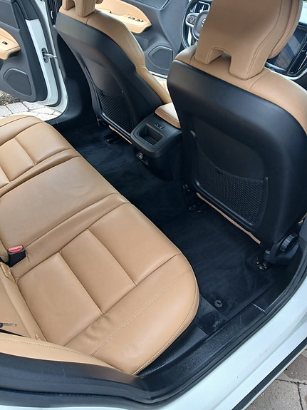 Volvo V60 8 of 9
